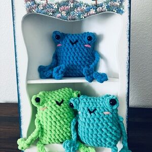 Crocheted Leggy Frog Plushie, Amigurumi Stuffed Toy, Desk Buddy, Gift